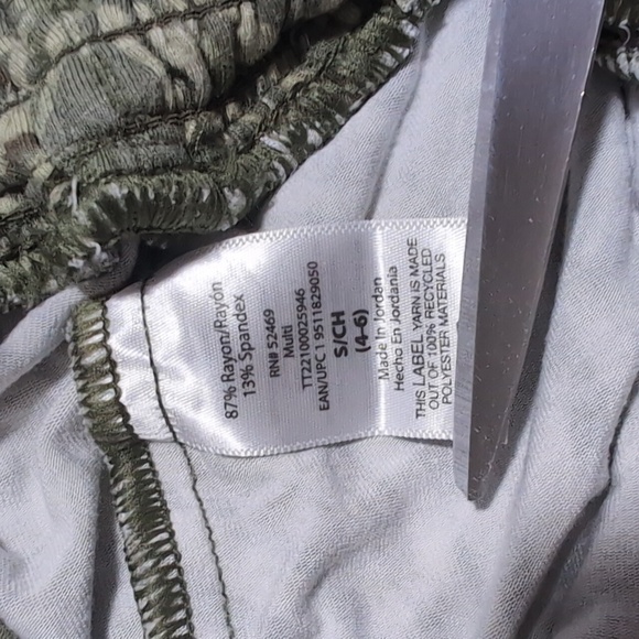 Time and Tru Green Palm Print Smocked Waist Shorts Lounge Summer Small - Picture 5 of 5